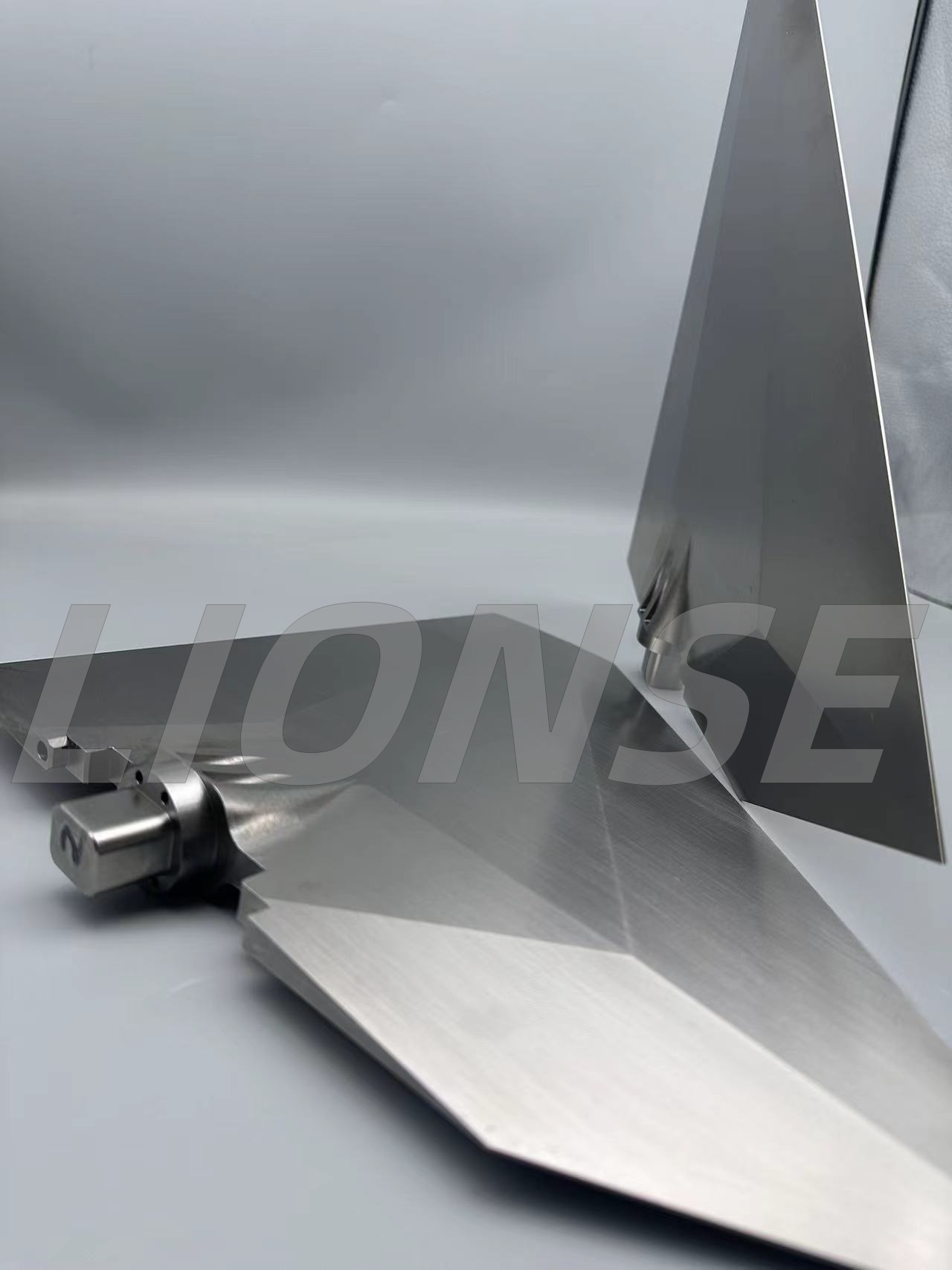 Аэроғарыштық өндірістегі CNC-тің 5 осіндегі рөлі
